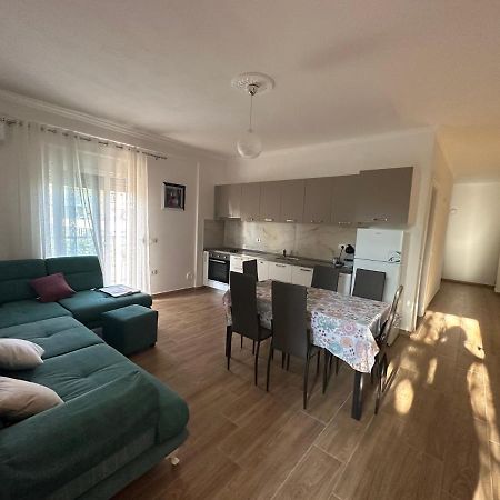 Vlora Central & Comfy Apartment Exterior foto