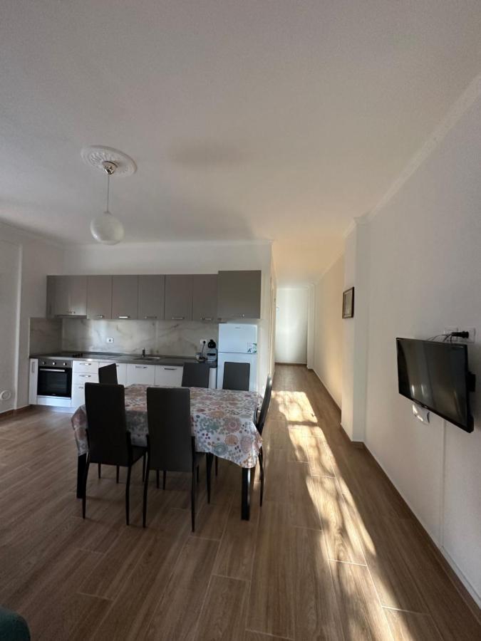 Vlora Central & Comfy Apartment Exterior foto